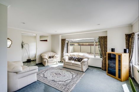 Photo of property in 19 Addington Place, Taradale, Napier, 4112