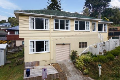 Photo of property in 1 Rimu Street, Tawa, Wellington, 5028