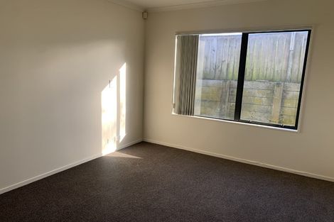 Photo of property in 21 Ashmere Lane, Weymouth, Auckland, 2103