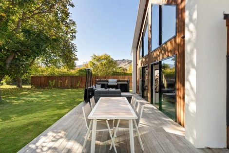 Photo of property in 13&13a Quarry Place, Lake Hayes, Queenstown, 9304