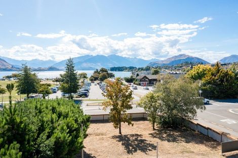 Photo of property in 33 Dungarvon Street, Wanaka, 9305
