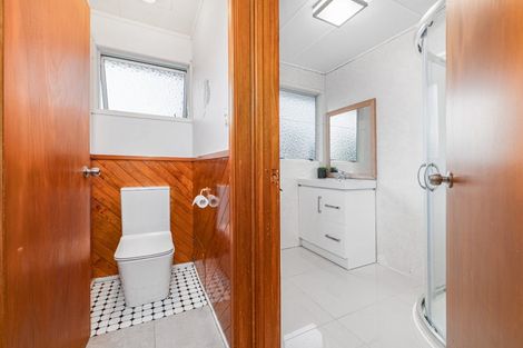 Photo of property in 72 Reynella Drive, Massey, Auckland, 0614