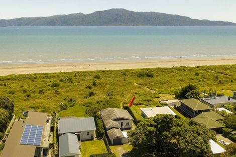 Photo of property in 37 Manly Street, Paraparaumu Beach, Paraparaumu, 5032