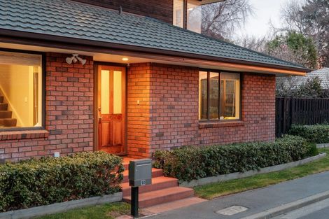 Photo of property in 10 Castle Way, Beckenham, Christchurch, 8023