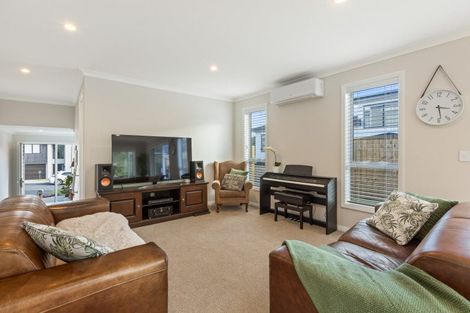 Photo of property in 140 Godfrey Drive, Orewa, 0931