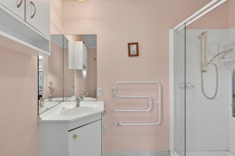 Photo of property in 1/611 Roberts Street, Hastings, 4122