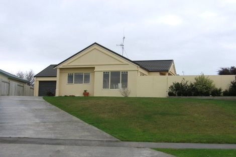 Photo of property in 40 Logan Way, Kelvin Grove, Palmerston North, 4414