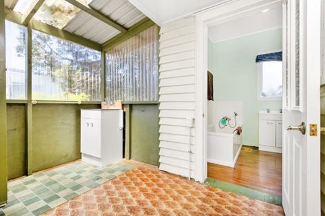Photo of property in 43 Lorenzen Bay Road, Raglan, 3225