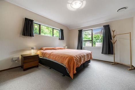 Photo of property in 1/5 Tree View Avenue, Glenfield, Auckland, 0629