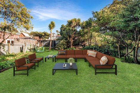 Photo of property in 146 Russell Terrace, Berhampore, Wellington, 6023