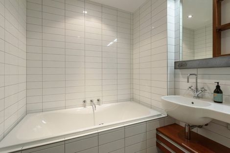 Photo of property in Blanc, 3e/136 Oriental Parade, Oriental Bay, Wellington, 6011