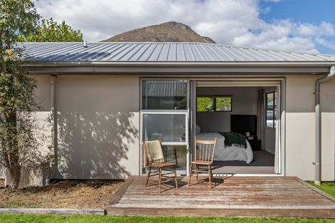 Photo of property in 5 Nerin Square, Lake Hayes, Queenstown, 9304