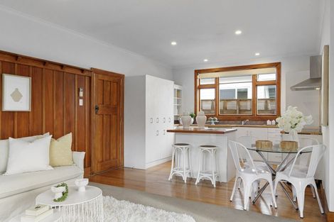 Photo of property in 139 Saint Martins Road, Saint Martins, Christchurch, 8022