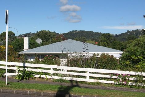 Photo of property in 52 Routley Drive, Glen Eden, Auckland, 0602