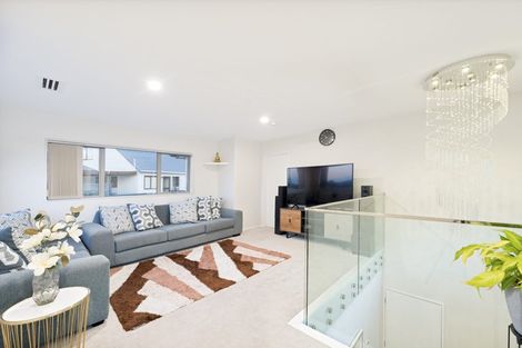 Photo of property in 64 Cirrus Way, Ranui, Auckland, 0612