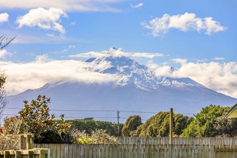 Photo of property in 40 Gisborne Terrace, Opunake, 4616