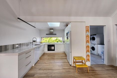 Photo of property in 136 Wairau Road, Oakura, New Plymouth, 4374