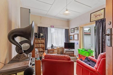 Photo of property in 77 Heretaunga Street, Palmerston North, 4414