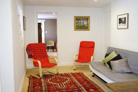 Photo of property in 339c Devon Street West, New Plymouth, 4310