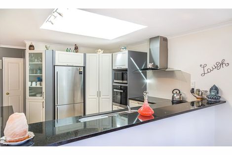 Photo of property in 32 Blue Heron Rise, Stanmore Bay, Whangaparaoa, 0932