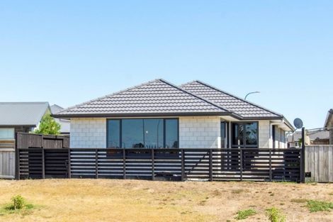 Photo of property in 15 Ponga Place, Papamoa Beach, Papamoa, 3118
