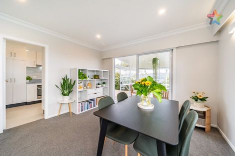 Photo of property in 4/30 London Road, Korokoro, Lower Hutt, 5012