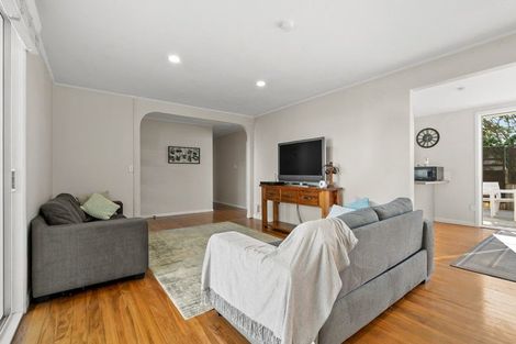Photo of property in 2 Bernard Street, Papatoetoe, Auckland, 2025