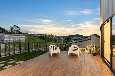 Photo of property in 44 Taukahiwi Road, Pukekohe, 2120