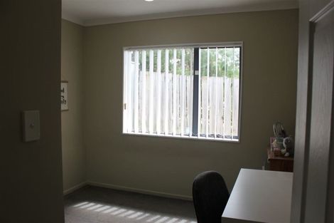 Photo of property in 13 Exotic Place, Massey, Auckland, 0614