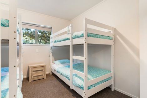 Photo of property in 135 Mayfair Avenue, Whangamata, 3620