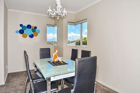 Photo of property in 1/378 East Coast Road, Sunnynook, Auckland, 0630