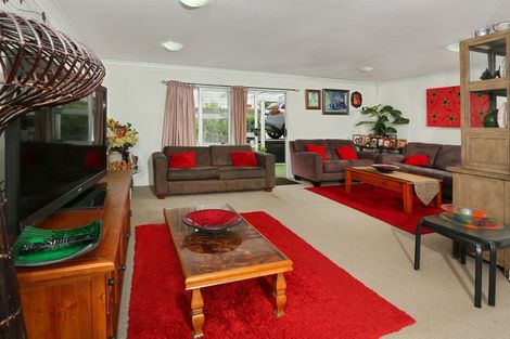 Photo of property in 3185 Great North Road, New Lynn, Auckland, 0600