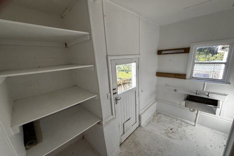 Photo of property in 22 Banks Street, Marfell, New Plymouth, 4310