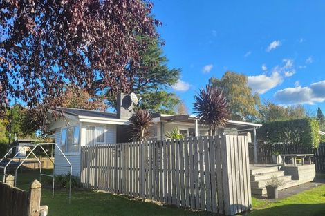 Photo of property in 2 Gifford Place, Utuhina, Rotorua, 3015