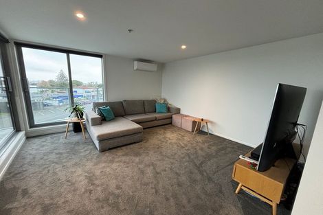 Photo of property in Bella Vista, 2b/84 Gunner Drive, Te Atatu Peninsula, Auckland, 0610