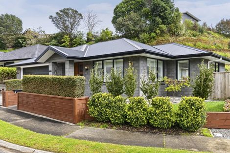 Photo of property in 9 Frederick Place, Whalers Gate, New Plymouth, 4310