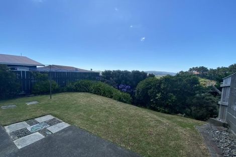 Photo of property in 65a Horokiwi Road West, Newlands, Wellington, 6037