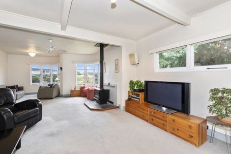 Photo of property in 70 Tasman Road, Otaki Beach, Otaki, 5512