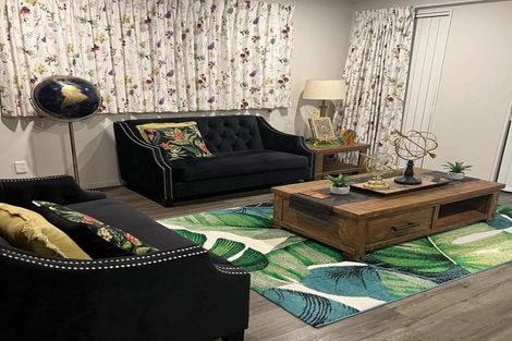 Photo of property in 714a Massey Road, Mangere, Auckland, 2022