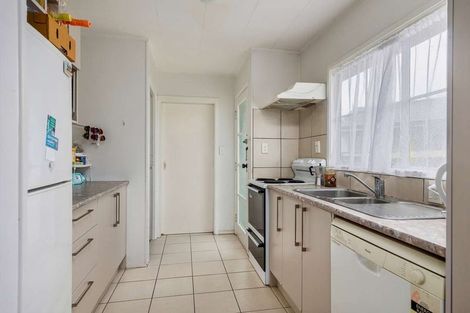 Photo of property in 33 Claverdon Drive, Massey, Auckland, 0614