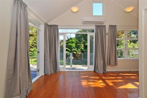 Photo of property in 7 Chatsworth Road, Silverstream, Upper Hutt, 5019