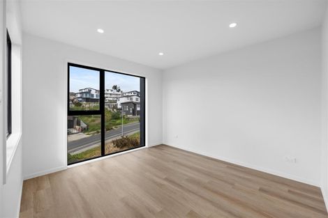 Photo of property in 12 Kautawa Lane, Massey, Auckland, 0614
