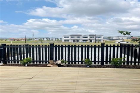 Photo of property in 8 Harikoa Way, Karaka, 2113