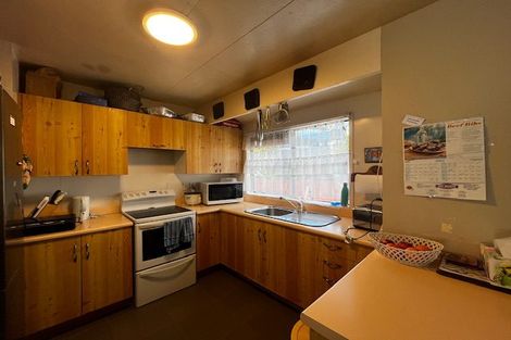 Photo of property in 20 Ocean View Road, Northcote, Auckland, 0627
