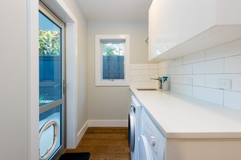 Photo of property in 6 Tiri Road, Milford, Auckland, 0620