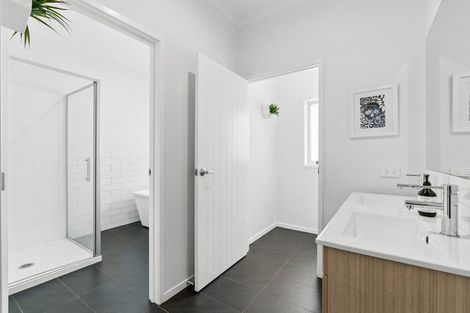 Photo of property in 312 Birdwood Road, Massey, Auckland, 0614