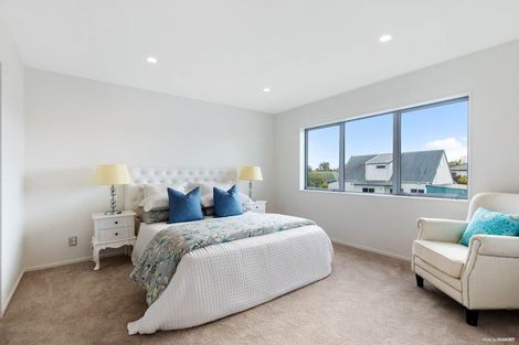 Photo of property in 8a Karamu Street, Te Atatu Peninsula, Auckland, 0610