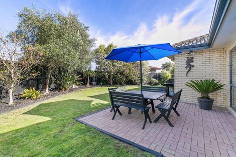 Photo of property in 56 Stranraer Crescent, Wattle Downs, Auckland, 2103