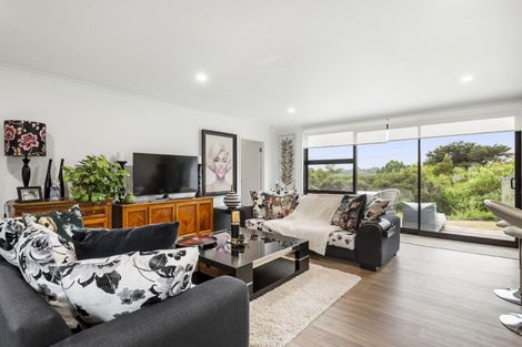 Photo of property in 1268 East Coast Road, Redvale, Albany, 0794