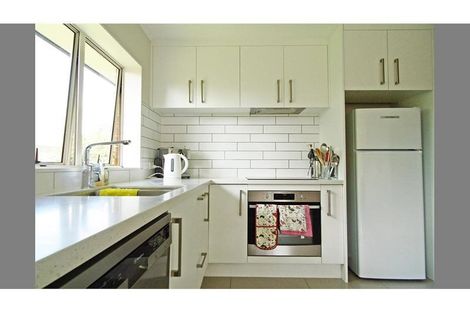 Photo of property in 118b Hutchinson Avenue, New Lynn, Auckland, 0600